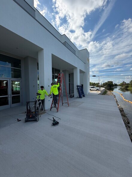 More Photos Of 5236 Golden Gate Parkway, Naples Restaurant For Lease