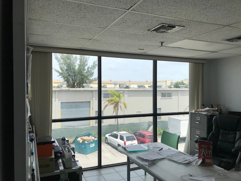 More Photos Of 6820-6856 NW 77th Ct, Miami Warehouse For Lease