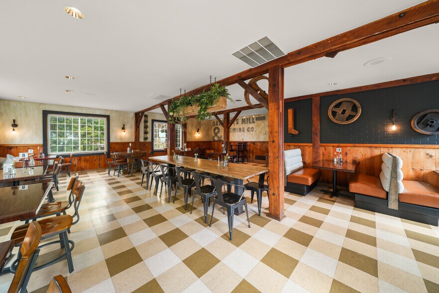 More Photos Of 8148 Main St, Garrettsville Restaurant For Sale