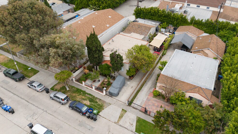 More Photos Of 2938 S Orange Dr, Los Angeles Apartments For Sale