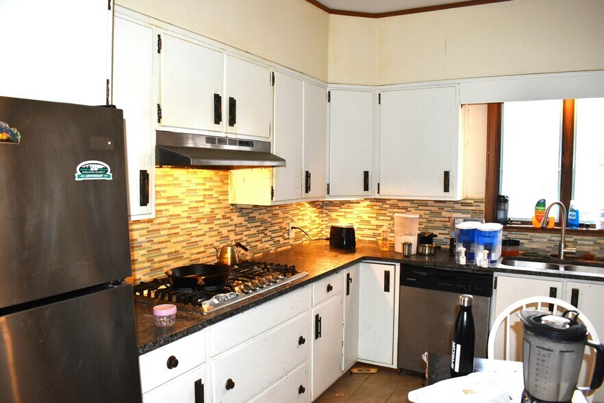 More Photos Of 116 Murray St, Binghamton Apartments For Sale
