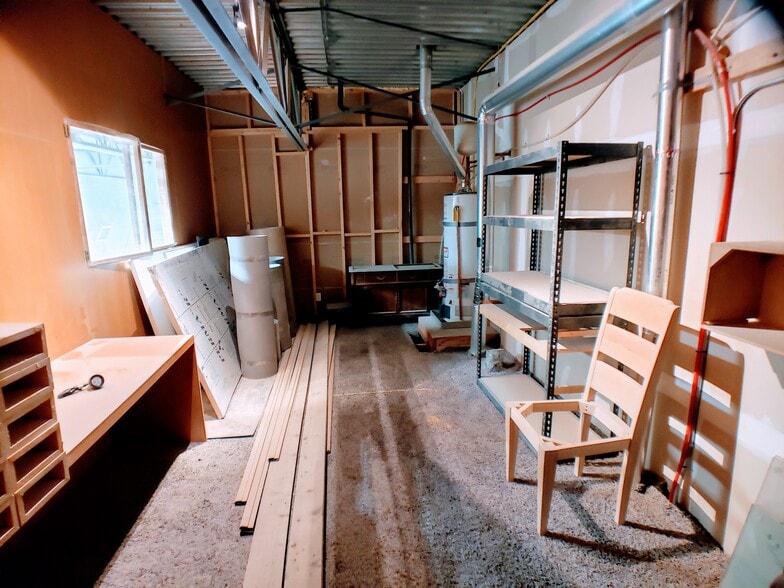 More Photos Of 215 N Redwood Rd, North Salt Lake Flex For Lease