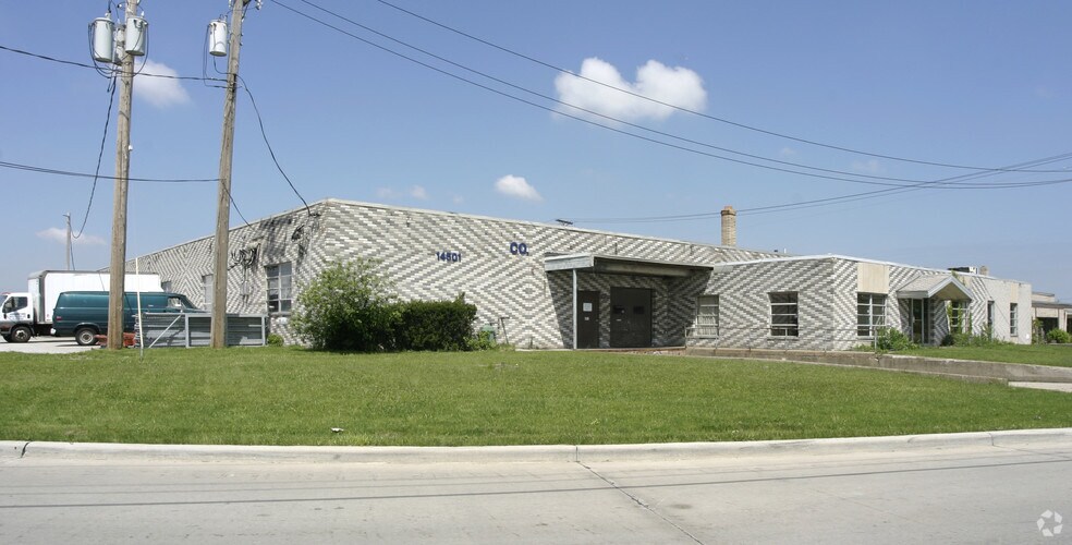 More Photos Of 14501 Industrial Ave, Maple Heights Manufacturing For Lease
