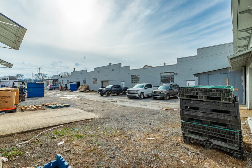 More Photos Of 3707 Calhoun Ave, Chattanooga Warehouse For Lease
