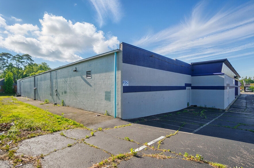 More Photos Of 50 Eswin St, Cincinnati Freestanding For Sale