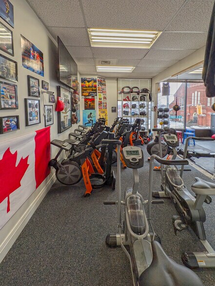 More Photos Of 257 Pinnacle St, Belleville Office For Sale