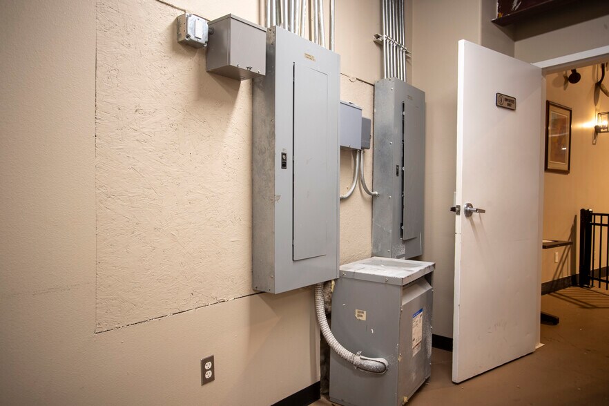 More Photos Of 25000 US 59 Rd, El Campo Flex For Sale