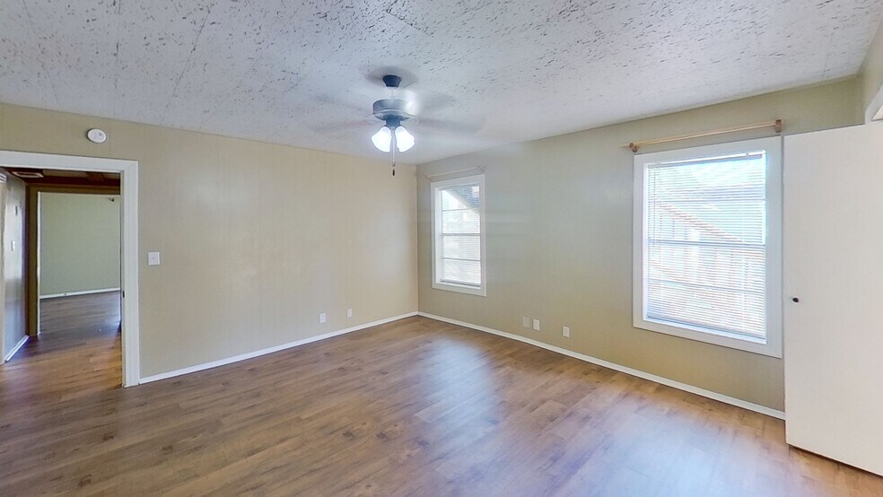 More Photos Of 1503 E Virginia Ave, Victoria Apartments For Sale