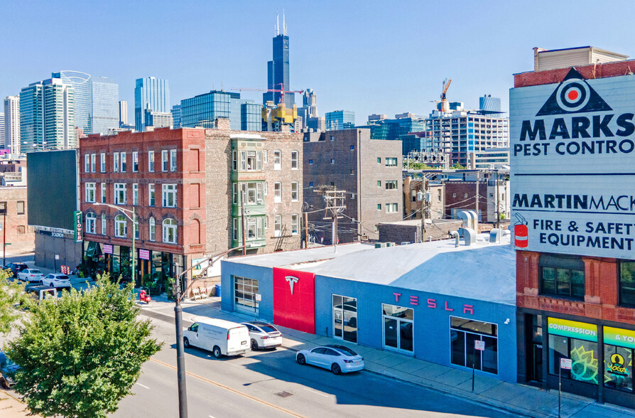 Primary Photo Of 1053-1055 W Grand Ave, Chicago Auto Dealership For Lease