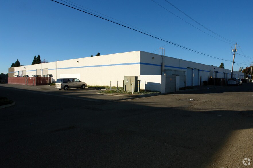 More Photos Of 402 Farnel Rd, Santa Maria Light Manufacturing For Sale
