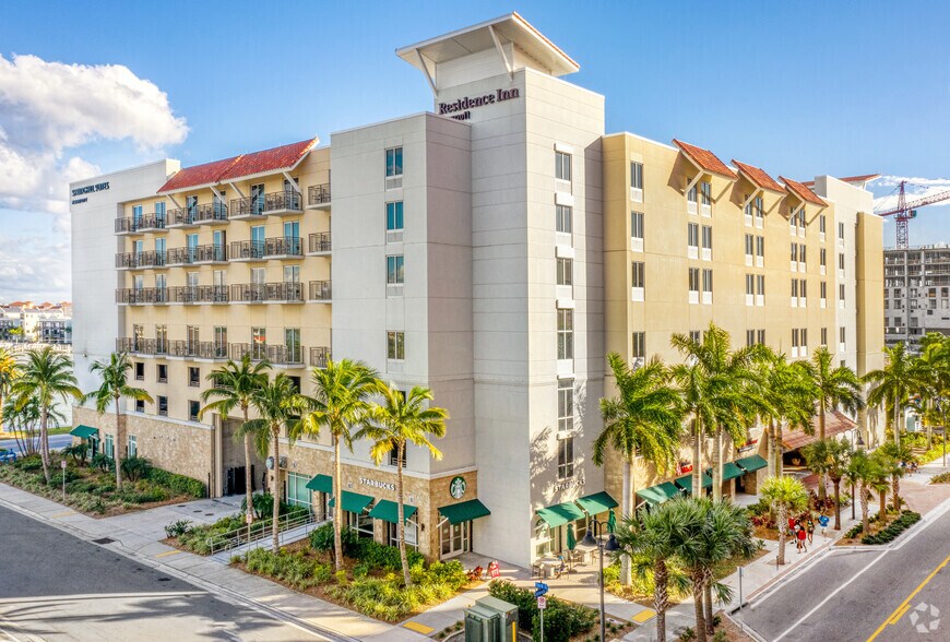 More Photos Of 309 Coronado Dr, Clearwater Beach Hotel For Lease