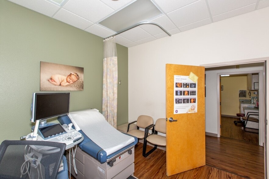 More Photos Of 1005 Division St, Prescott Medical For Sale