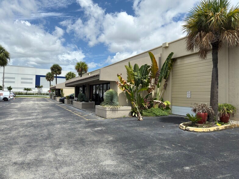 More Photos Of 6157 NW 167th St, Miami Lakes Warehouse For Lease