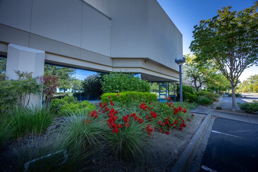 More Photos Of 3601-3645 Westwind Blvd, Santa Rosa Office For Lease