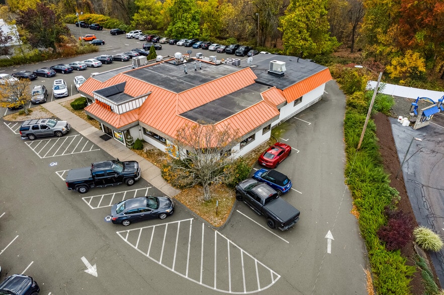 More Photos Of 1731 Berlin Tpke, Wethersfield Restaurant For Lease