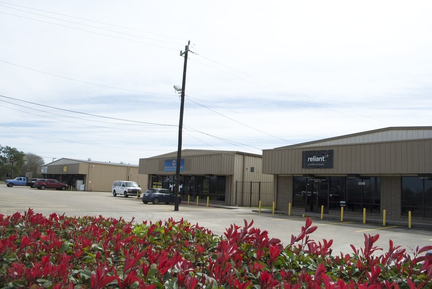 More Photos Of 9700 Almeda Genoa Rd, Houston Flex For Lease
