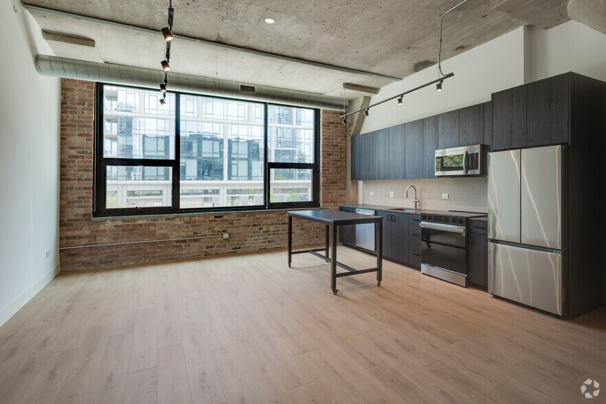 More Photos Of 871 N Franklin St, Chicago Apartments For Lease