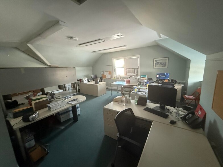 More Photos Of 7996 Oxford Ave, Philadelphia Office For Sale