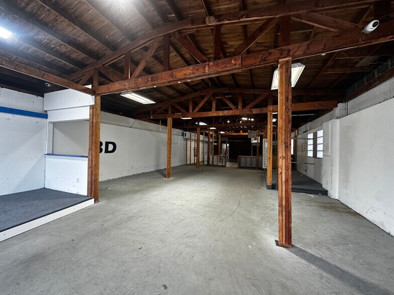 More Photos Of 438 Lake Ave, Saint James Storefront For Lease