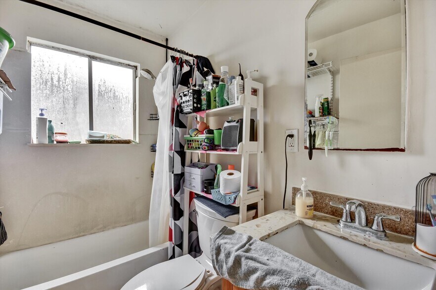 More Photos Of 1035 76th Ave, Oakland Apartments For Sale