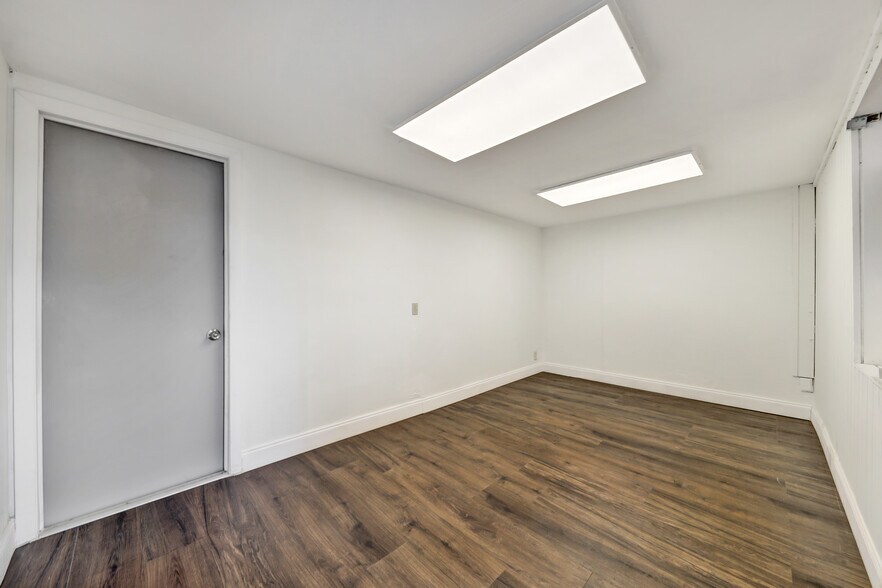 More Photos Of 1840-1862 NW 29th St, Oakland Park Warehouse For Lease