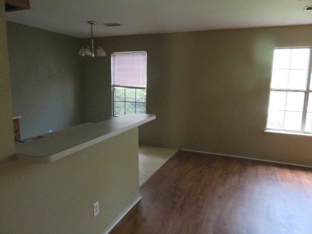 More Photos Of 18-20 E Main St, Altus Apartments For Sale