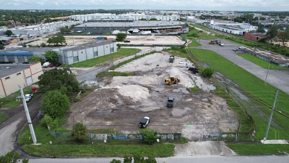 More Photos Of 1171 SE 10th Ave, Hialeah Land For Lease