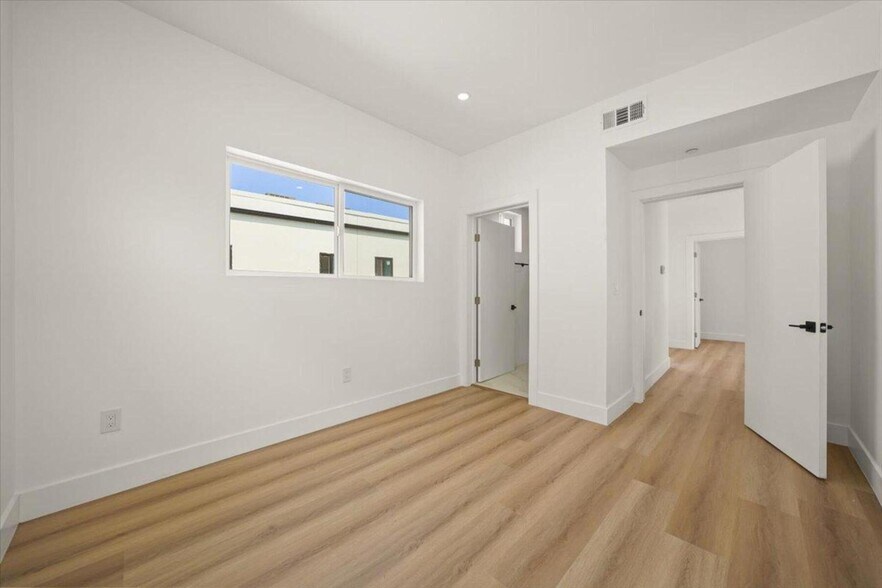 More Photos Of 910 Hudson ave, Los Angeles Apartments For Sale