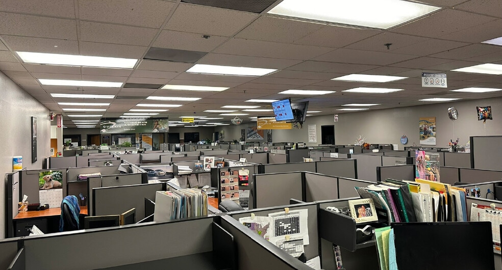 More Photos Of 2842 N Business Park Ave, Fresno Manufacturing For Lease