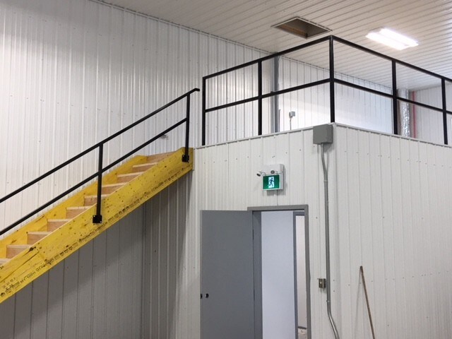 More Photos Of 615 Mission St, Winnipeg Warehouse For Lease