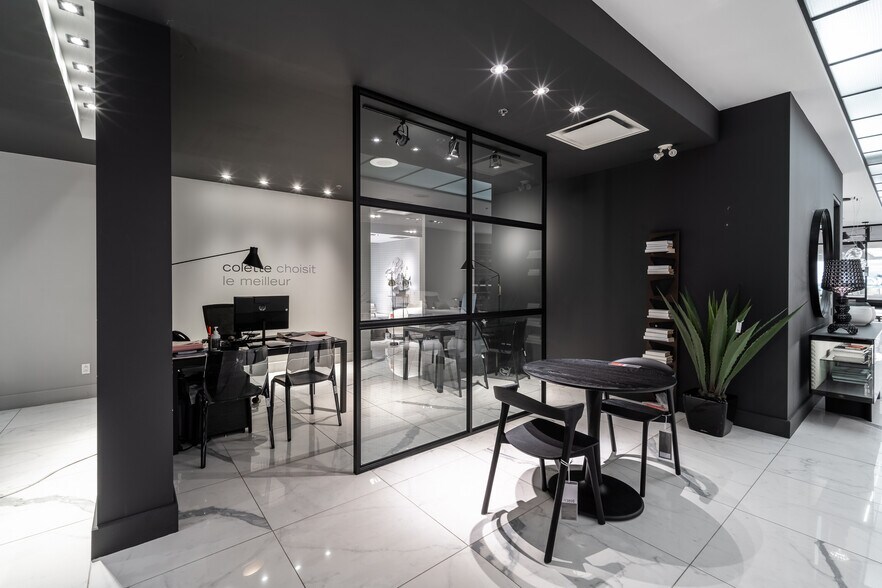 More Photos Of 9000-9012 Boul De L'acadie, Montréal Storefront For Lease