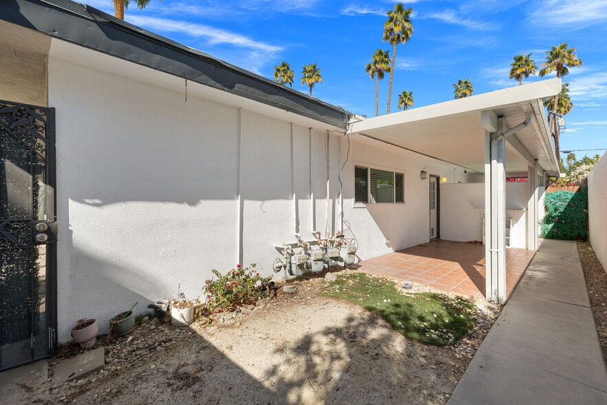 More Photos Of 2080 S Camino Real, Palm Springs Apartments For Sale