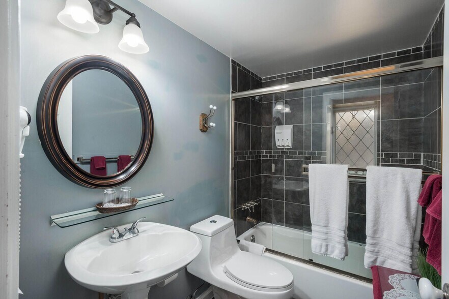 More Photos Of 2147-2151 Tremont Pl, Denver Hospitality For Sale