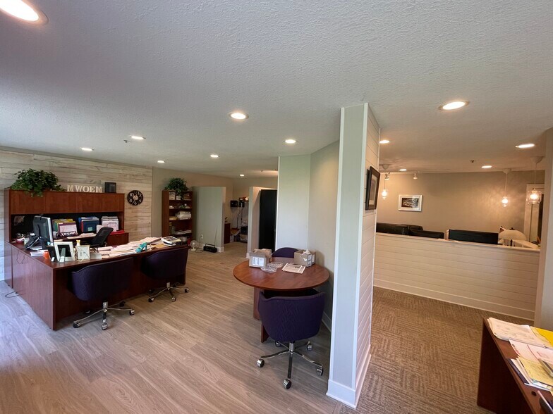 More Photos Of 13951-13959 W Preserve Blvd, Burnsville Loft Creative Space For Lease