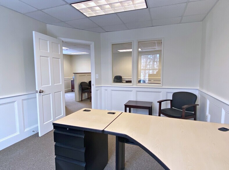 More Photos Of 8 Cedar St, Woburn Medical For Lease