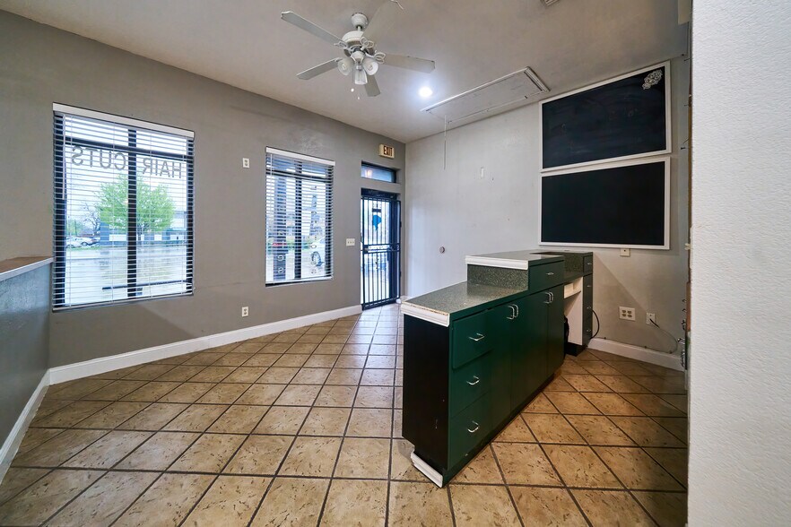 More Photos Of 2700-2704 Hemphill St, Fort Worth Medical For Sale