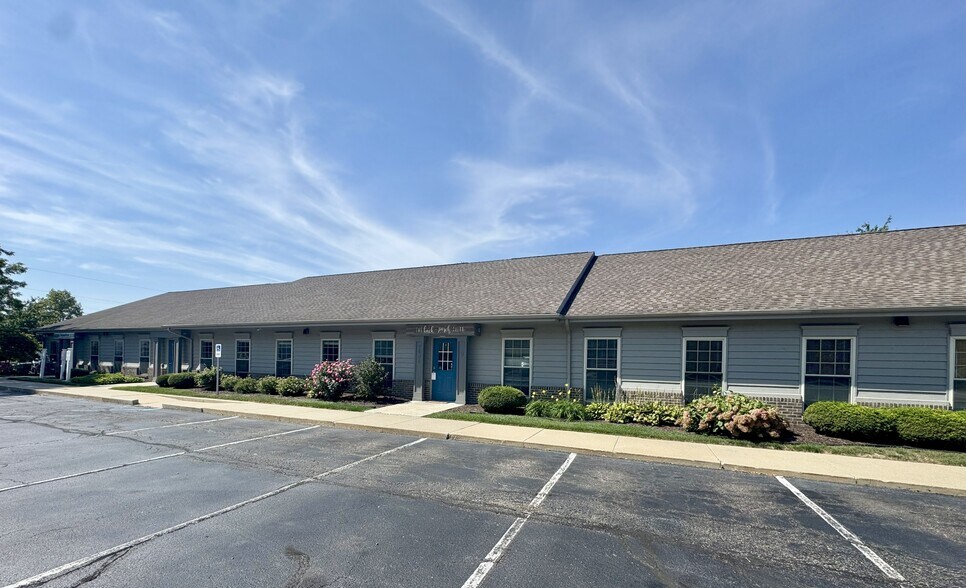 More Photos Of 2504 Veterans Memorial Pky S, Lafayette Office For Lease