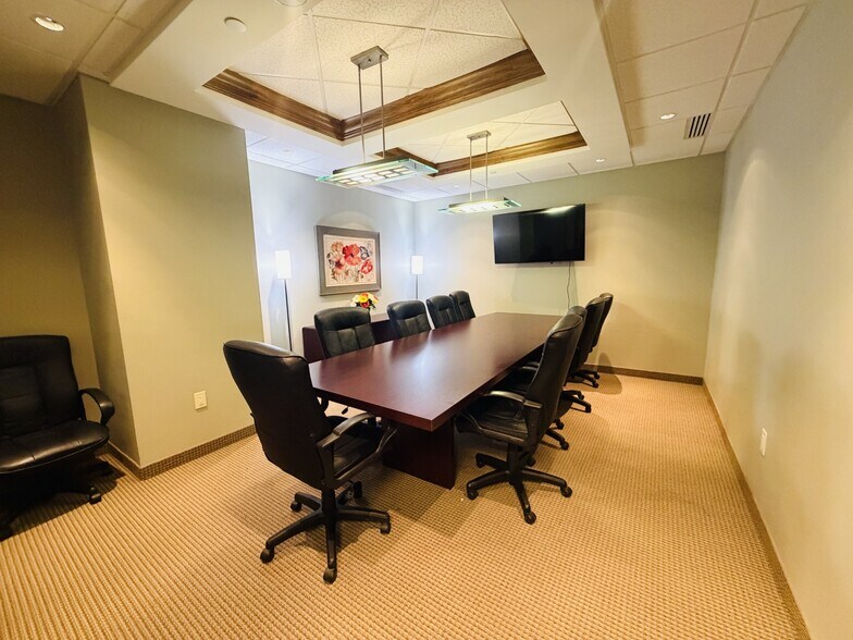More Photos Of 10600 Chevrolet Way, Estero Office For Lease