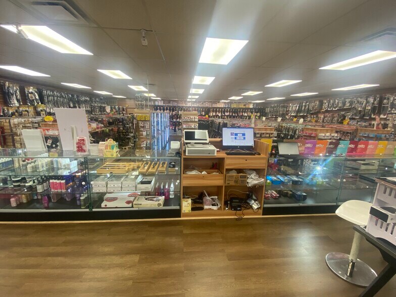 More Photos Of 1636 Central Ave, Middletown Apartments For Sale