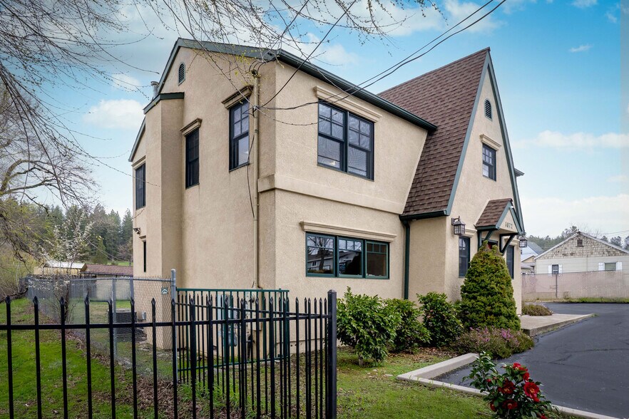 More Photos Of 1072 E Main St, Grass Valley Office For Sale