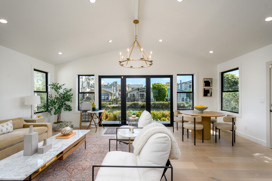 More Photos Of 223 Howland Canal, Venice Multifamily For Sale