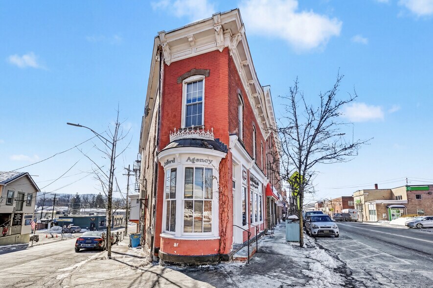 More Photos Of 66 Main St, Warwick Office For Sale