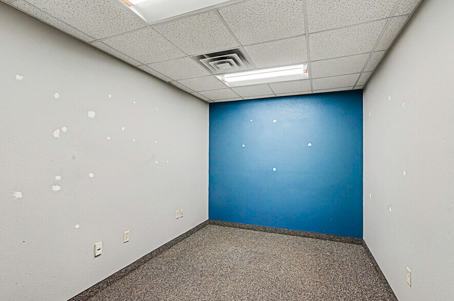 More Photos Of 2906 Washington Blvd, Belpre Medical For Sale