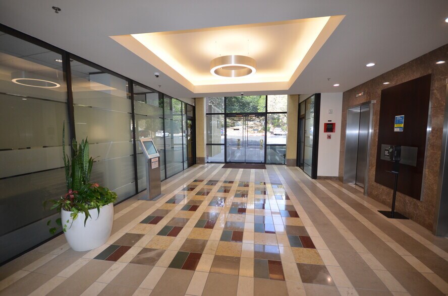 More Photos Of 8834 N Capital of Texas Hwy, Austin Office For Lease