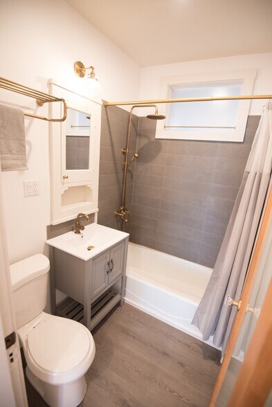 More Photos Of 5687 Miles Ave, Oakland Apartments For Sale