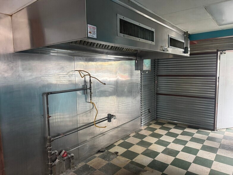 More Photos Of 154-190 N Merchant St, Decatur General Retail For Sale