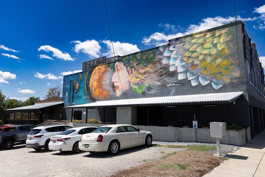 More Photos Of 401 E Main St, Clayton Office For Lease