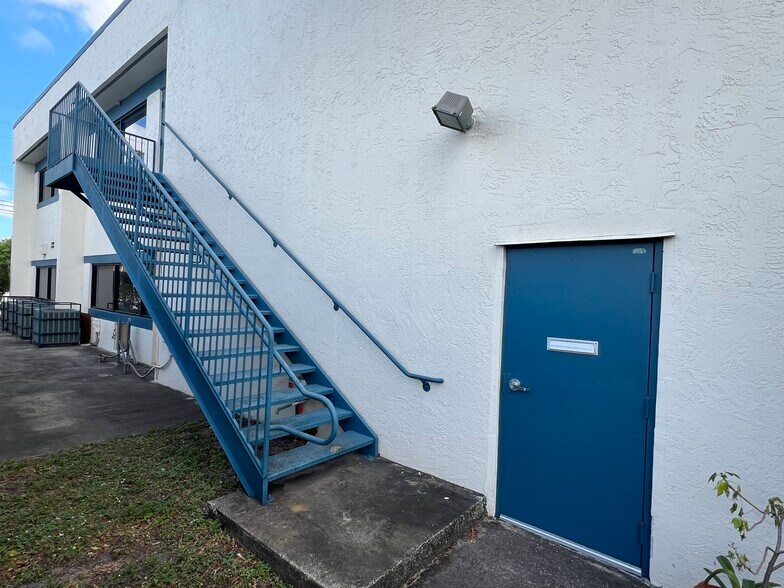More Photos Of 2095 N Andrews Ave, Pompano Beach Light Manufacturing For Lease