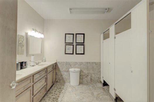 More Photos Of 18914 E Industrial Pkwy, New Caney Service For Sale