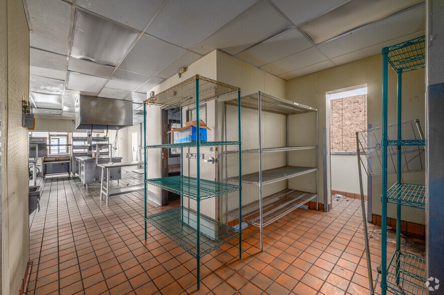 More Photos Of 4869 Turney Rd, Garfield Heights Fast Food For Sale